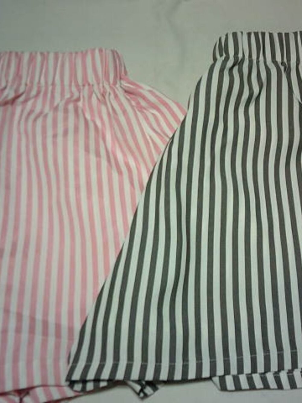 LOT 2 PAIR WOMEN'S SIZE M DORM LOUNGE PLAY SHORTS w/ POCKETS VERTICAL STRIPE 👩